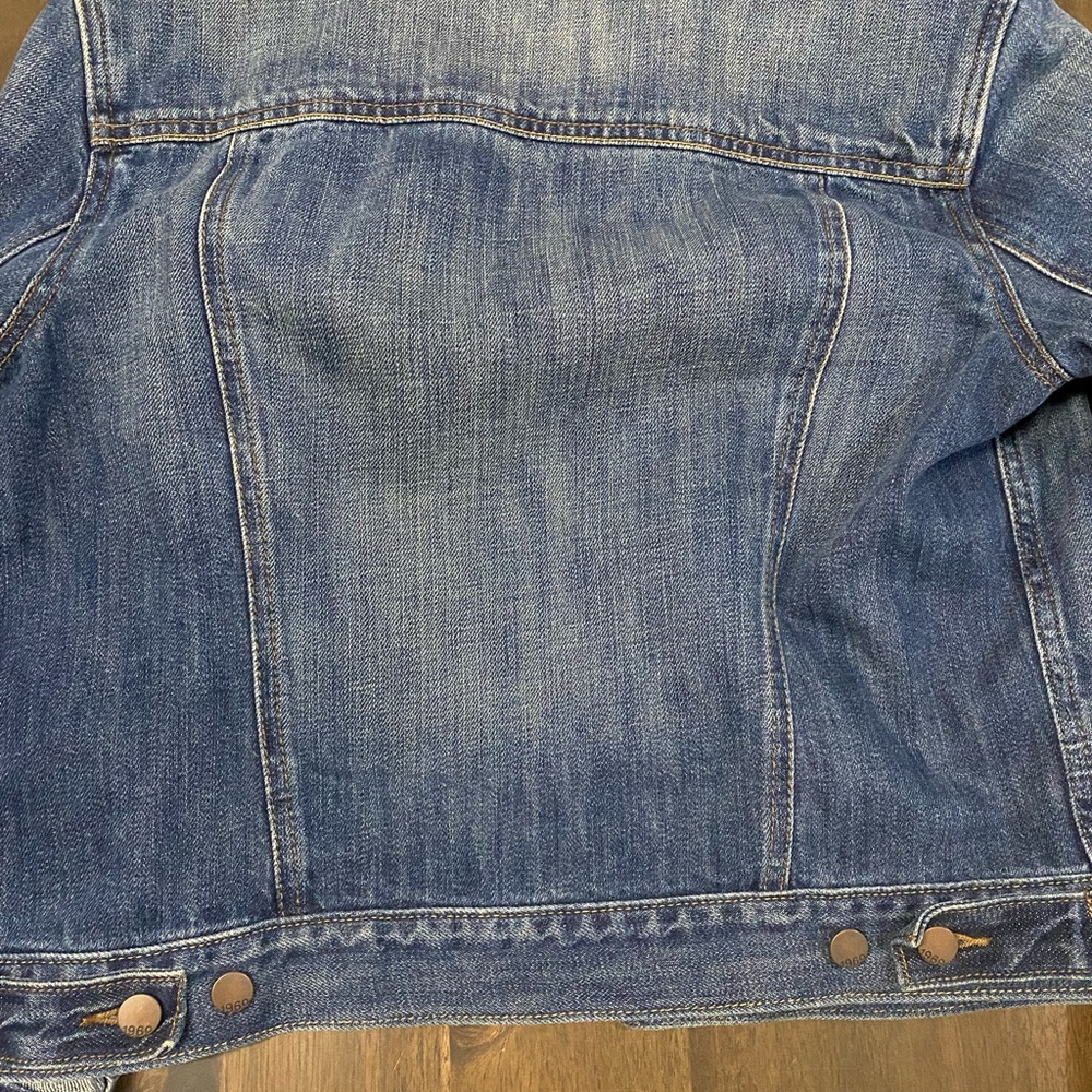 GAP Jean jacket. Size small. - Picture 3 of 6
